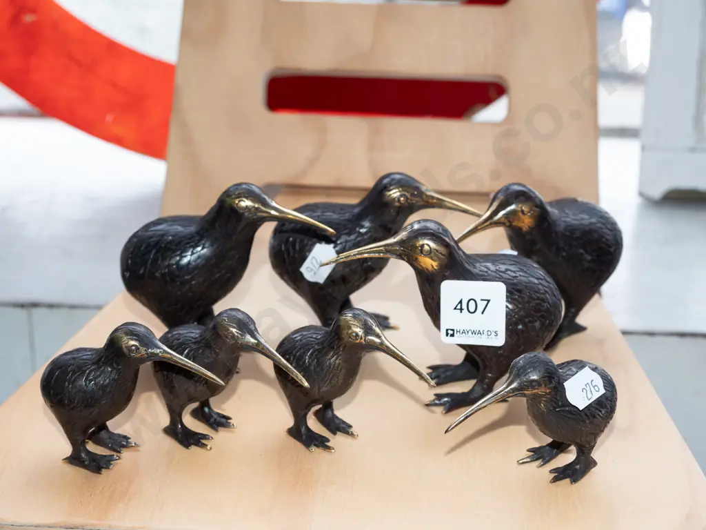 assorted brass kiwi figurines Tallest H80 Image 1++