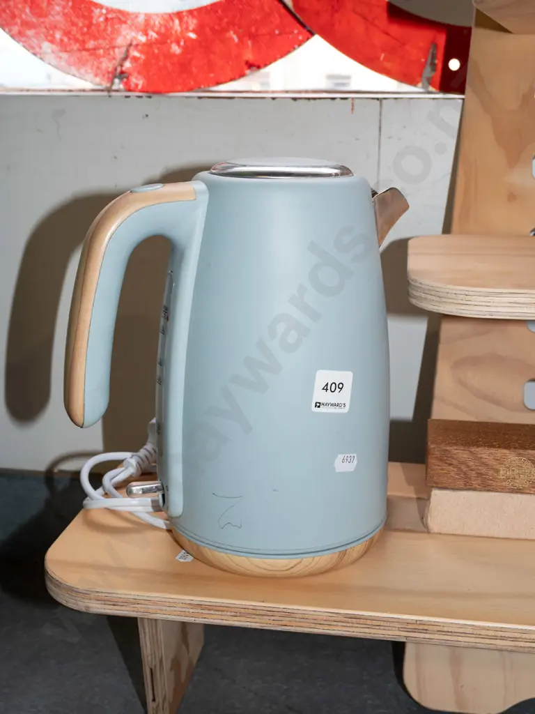 electric kettle Image 1++
