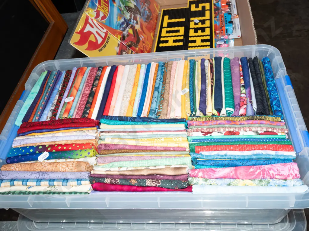box of fabric pieces Image 1++