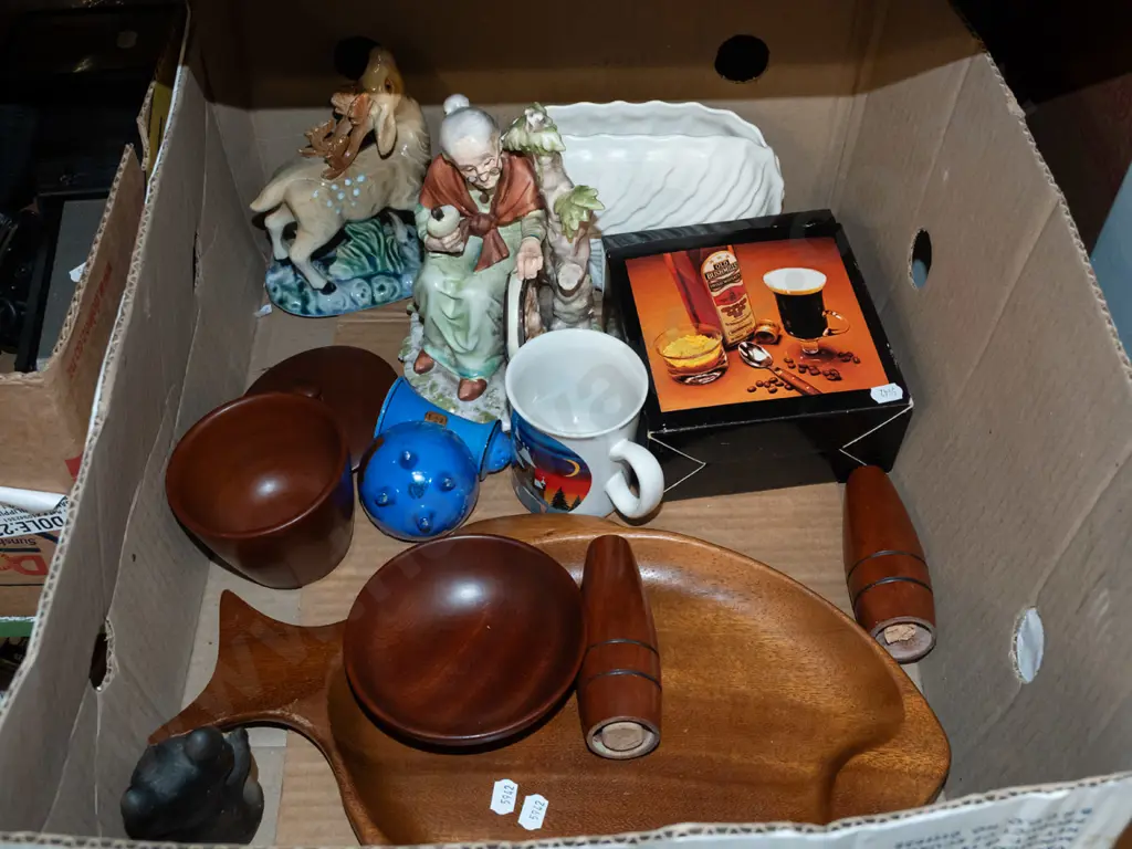 box; woden bowls, figurines, vase etc Image 1++