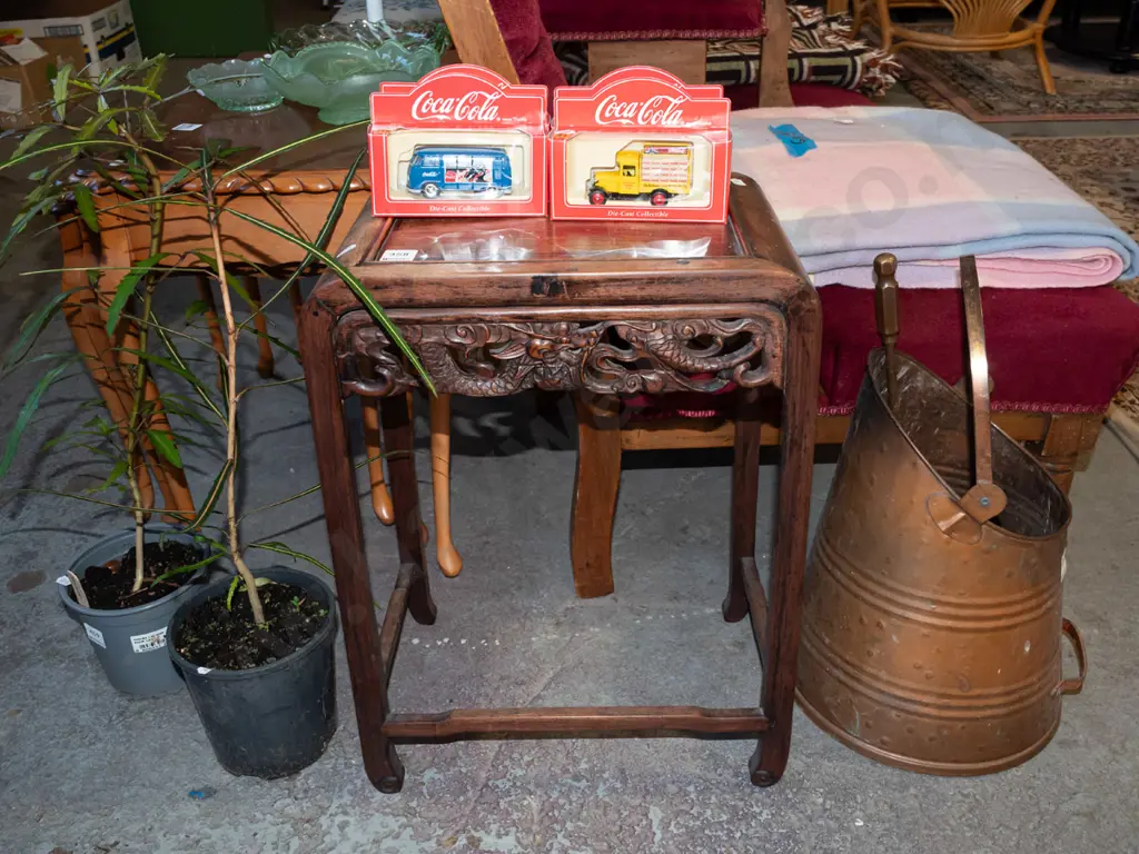 Asian hardwood end table H510 W380 D255 Image 1++