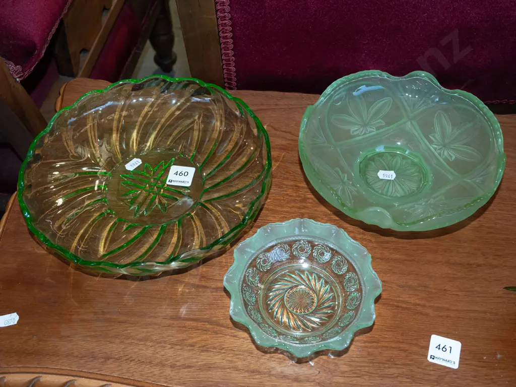 3x green glass bowls Largest Diam235 Image 1++
