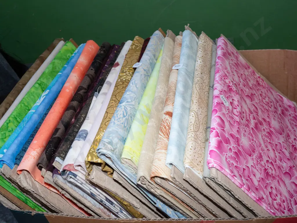 box of fabric pieces Image 1++