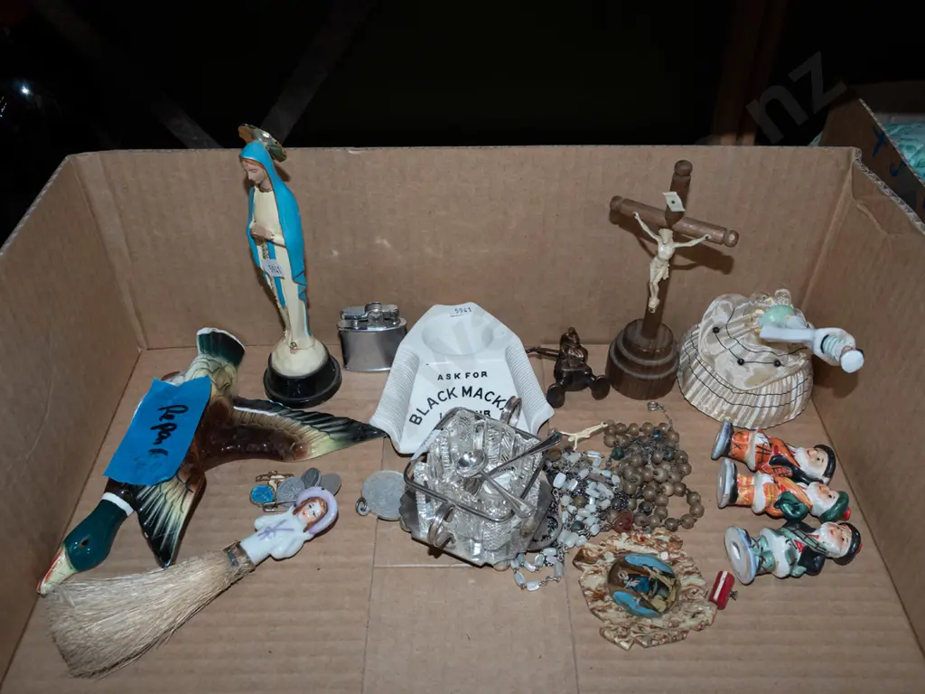 box; crucifix, religious figurines etc Image 1++