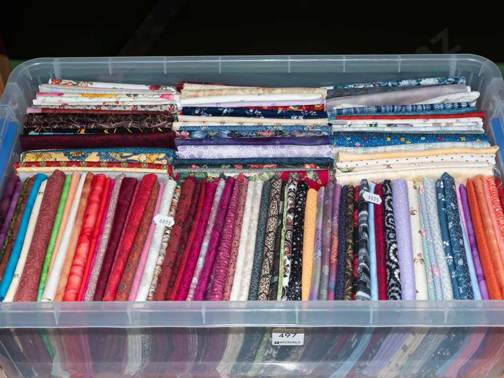 plastic organiser and fabric pieces Image 1++