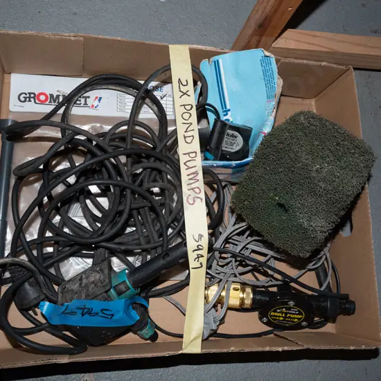 box; 2x pond pumps