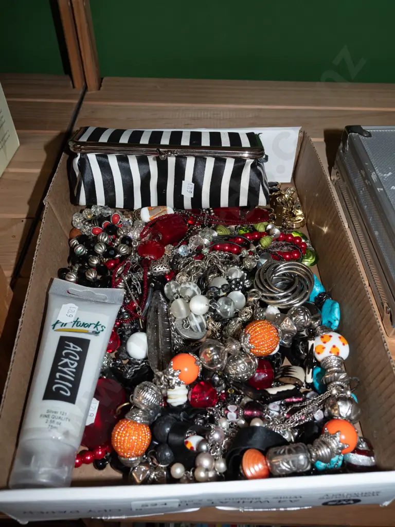 box; clutch purse, costume jewellery, tube of acrylic paint Image 1++