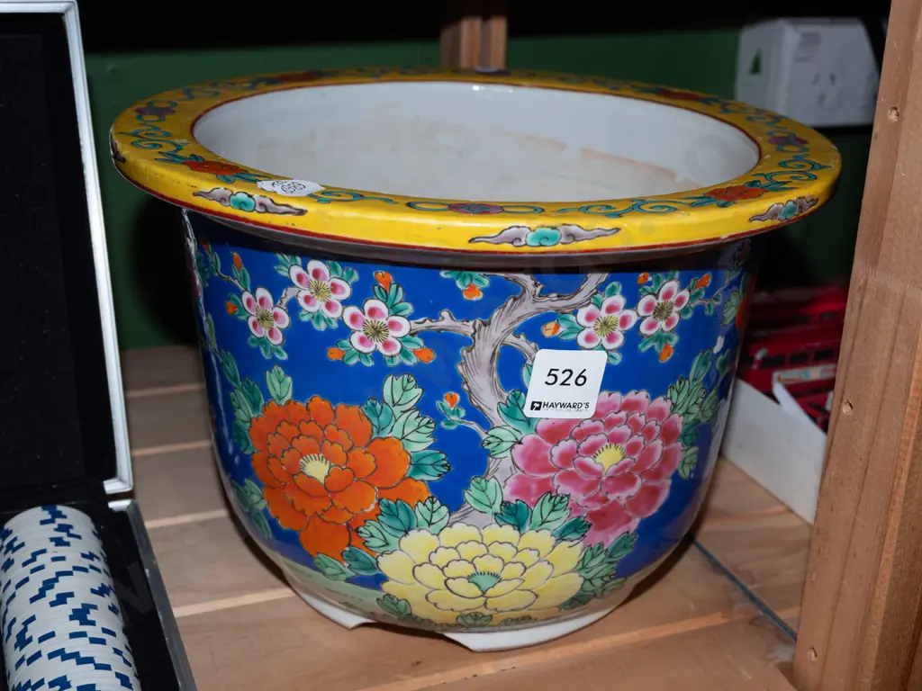 crysthanemum decorated jardiniere Image 1++