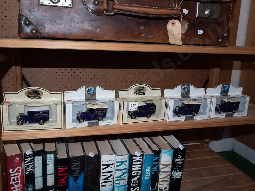 5x cased Cadburys models of yesteryear Image 1++