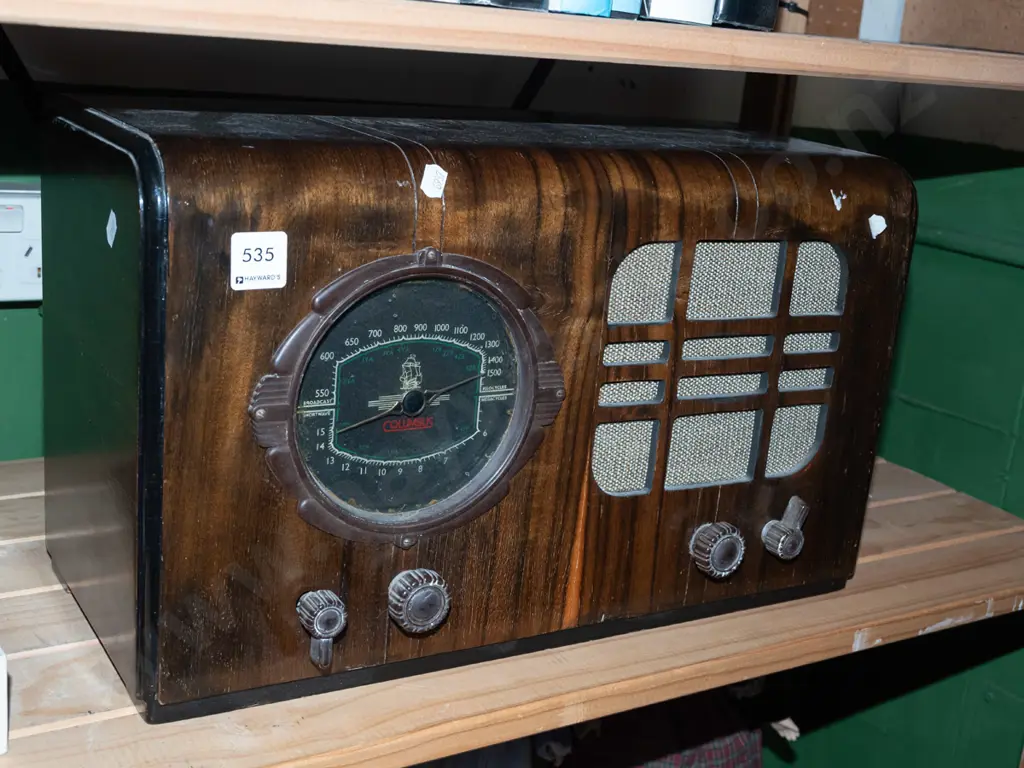 Columbus vintage wood cased valve radio H270 Image 1++