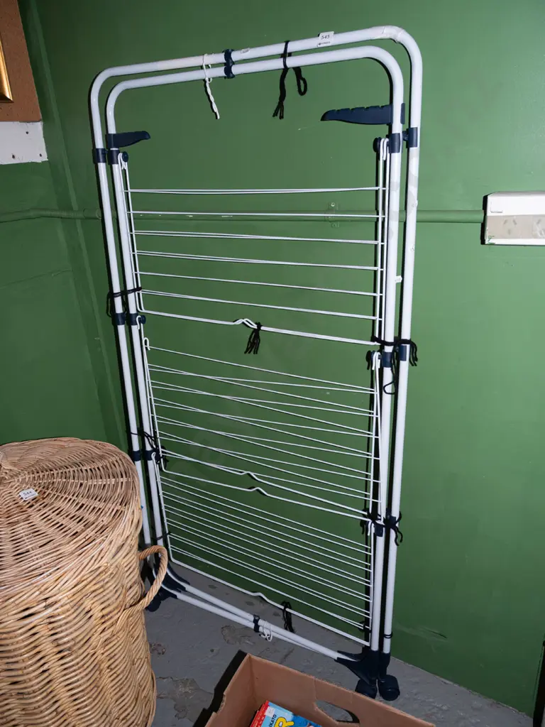 clothes airing rack Image 1++