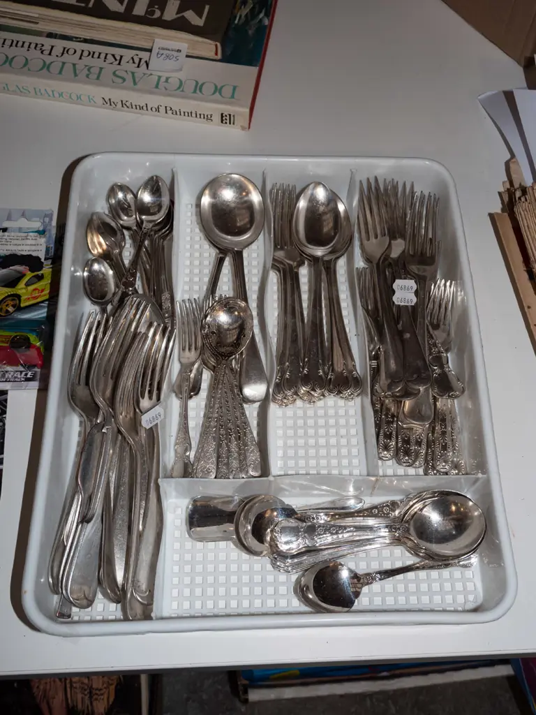 tray of EPNS cutlery Image 1++