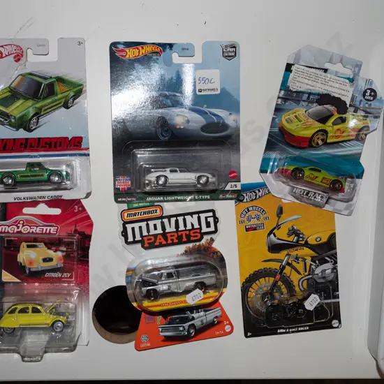 6x as new carded Hotwheels, Matchbox and other vehicles