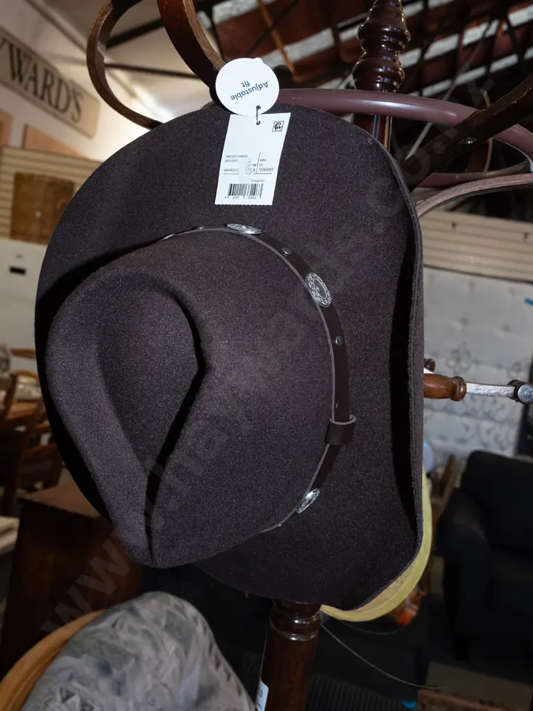 adjustable fit felt hat Image 1++