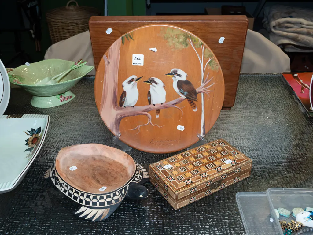 Australian wooden kookaburra plate, souvenir turtle, backgammon set Image 1++