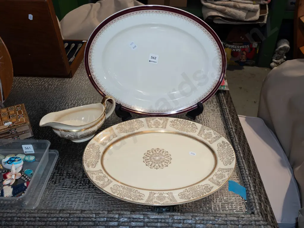 2x ashets, Johnson Bros gravy boat Image 1++