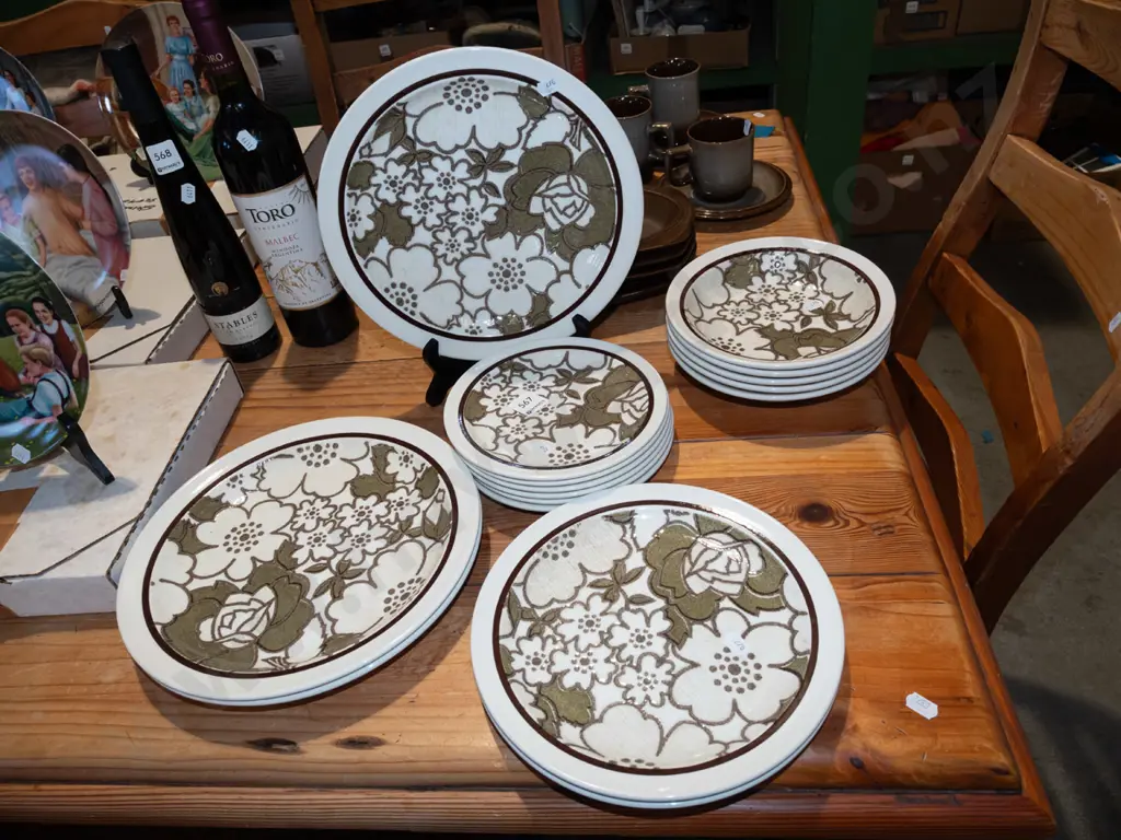 Crown Lynn Savannah plates and bowls Image 1++