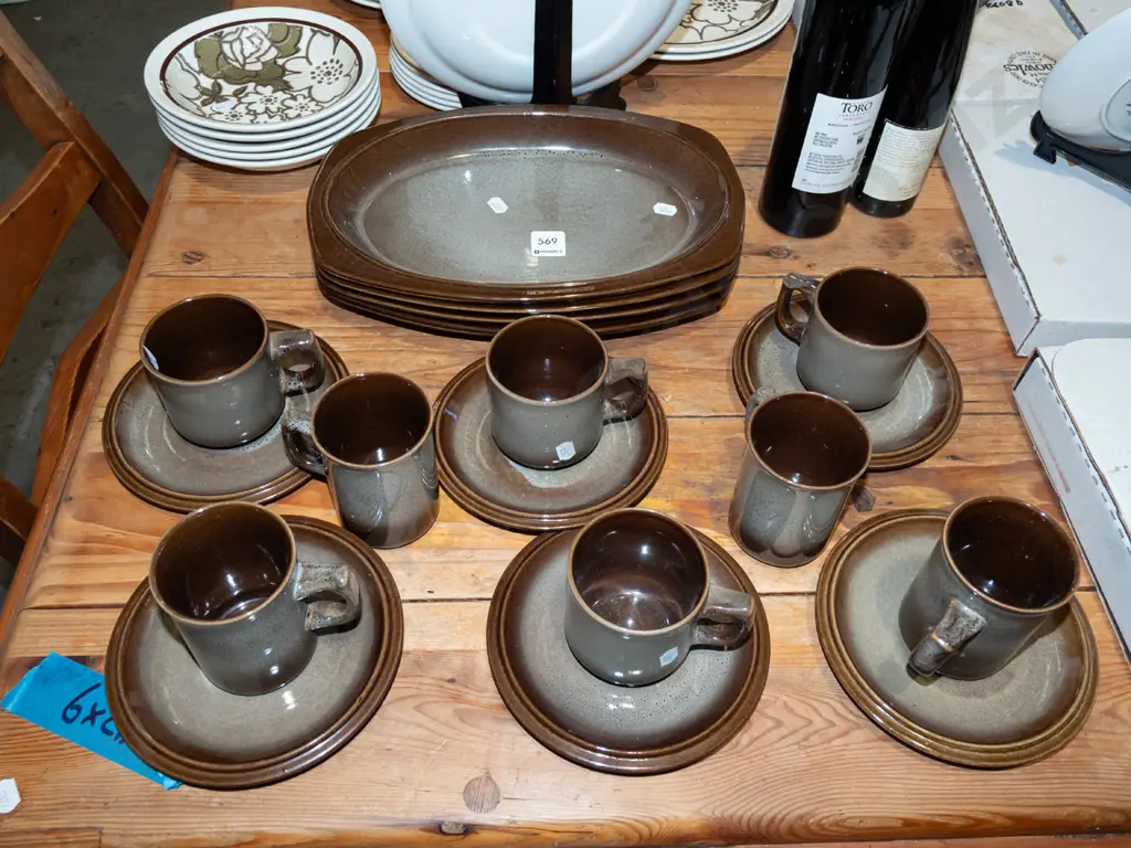 Temuka steak plates, cups, sacuers Image 1++