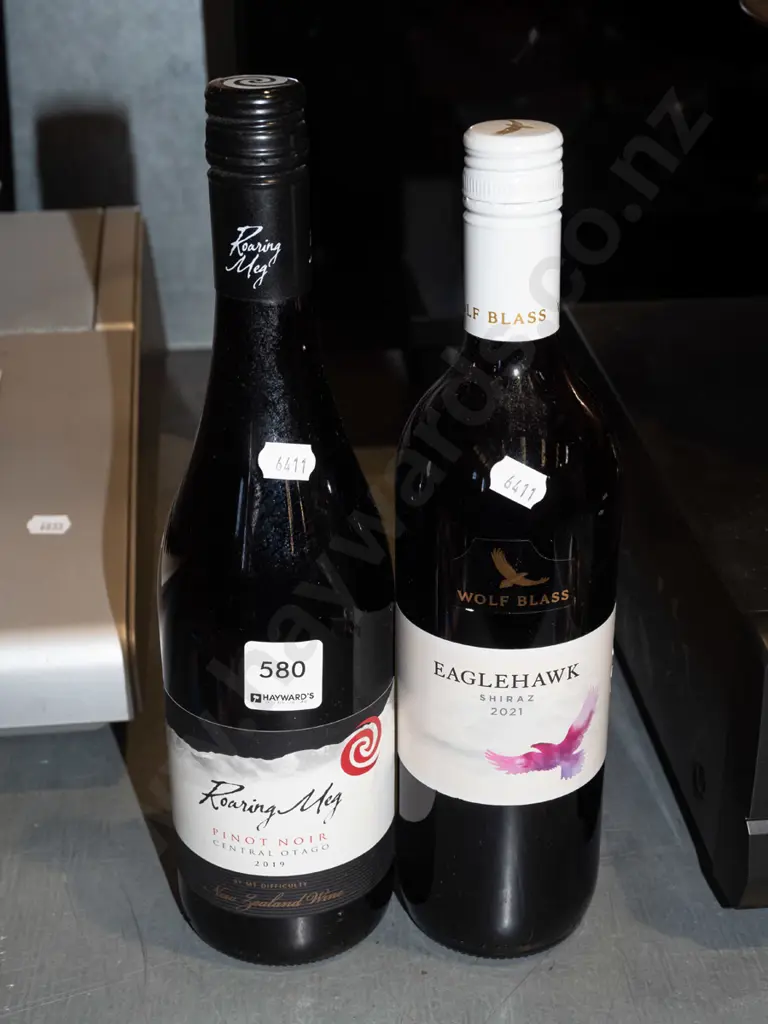 Roaring Meg pinot noir 2019, Eagle Hawk shiraz 2021 Image 1++