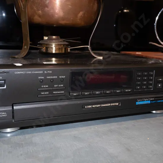 5 disc CD player