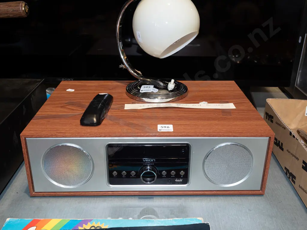 Veon radio CD player - needs aerial for radio Image 1++