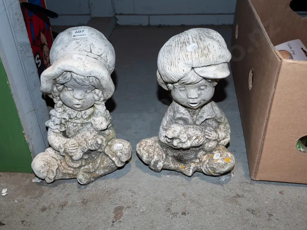 2x cast concrete figurines H250 Image 1++