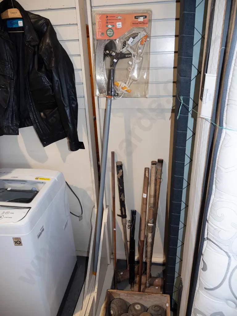 Fiskar pole pruner Image 1++