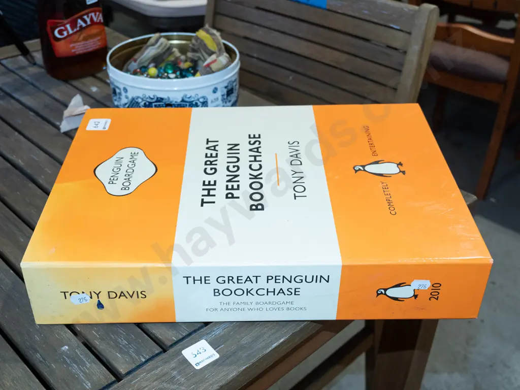 board game - The Penguin Book Chase - box needs attention Image 1++