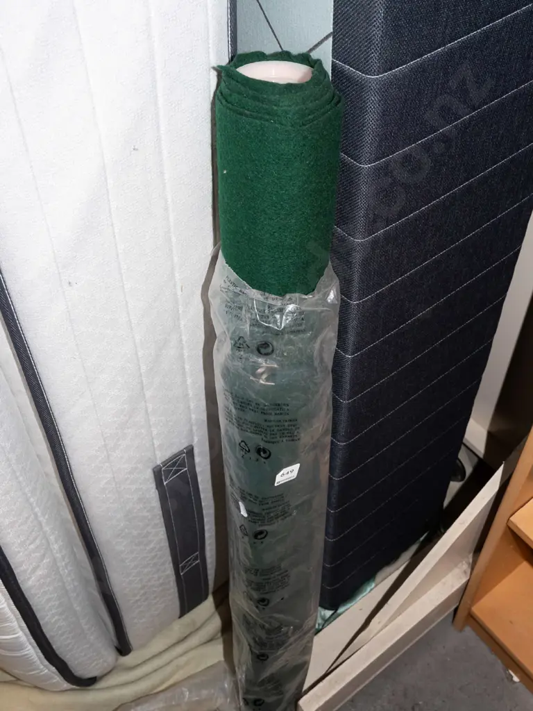 roll of puzzle felt, canister Image 1++