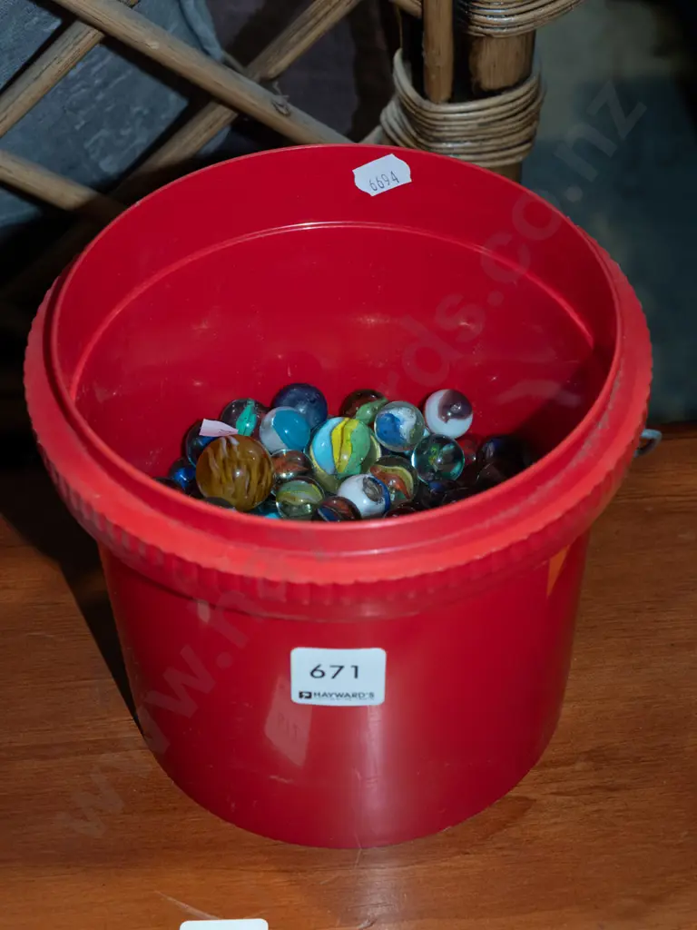tubn of marbles W1440 D280 Image 1++