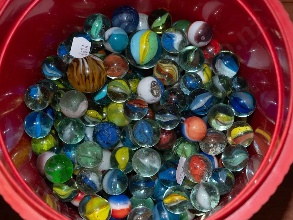 tubn of marbles W1440 D280 Image 1++