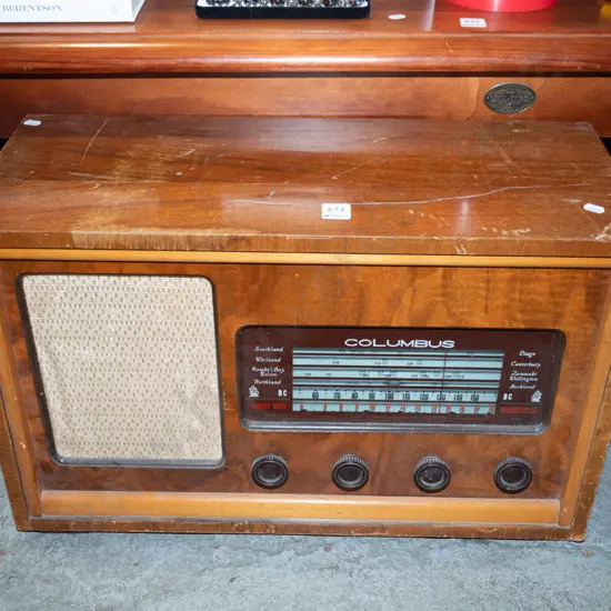 wood cased Columbus valve radio - as is no returns
