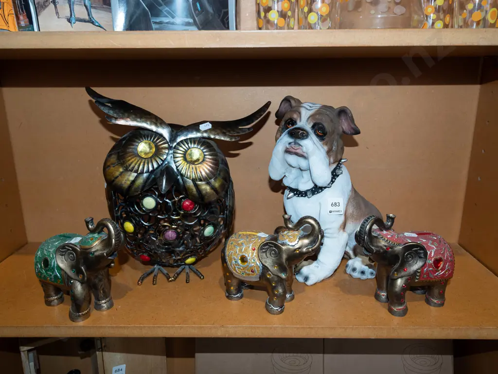 elephant money box, bulldog figurine, owl H300 Image 1++