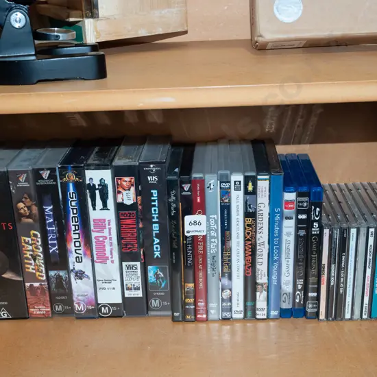 VHS, bluerays, DVDs, CDs