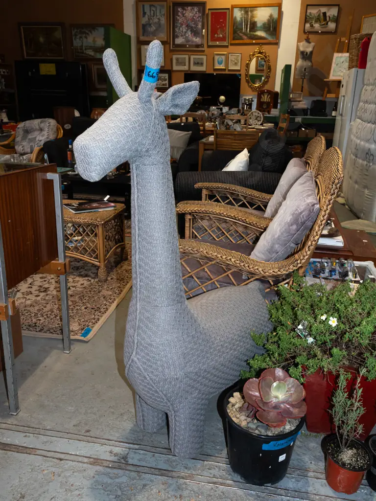 grey upholstered fabric giraffe themed seat H1310 Image 1++