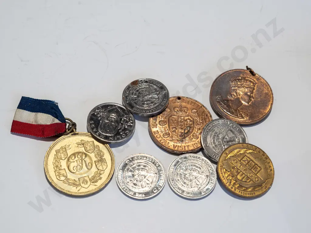 box; medallions, collector coins Image 1++