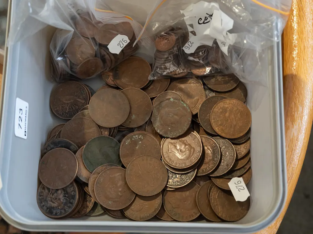 tub of coins Image 1++