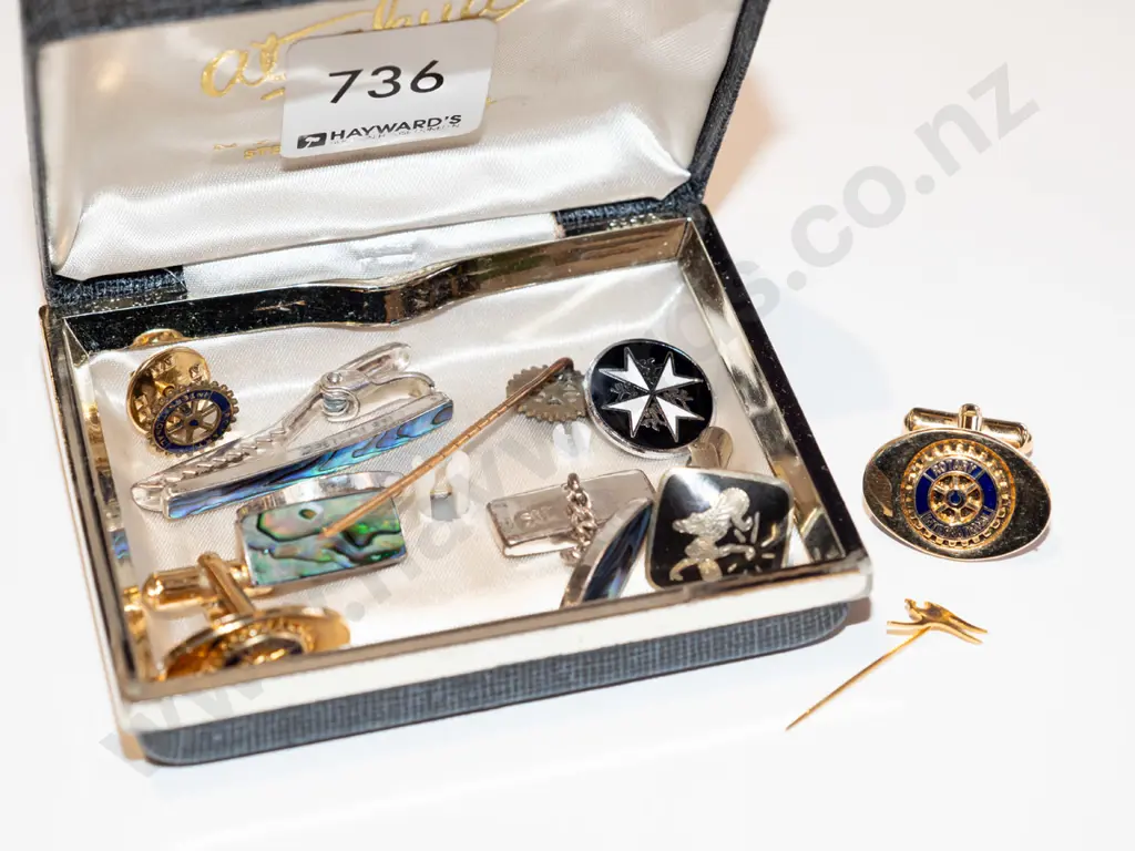 tray of cufflinks Image 1++