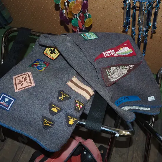 grey woollen blanket, various pennants