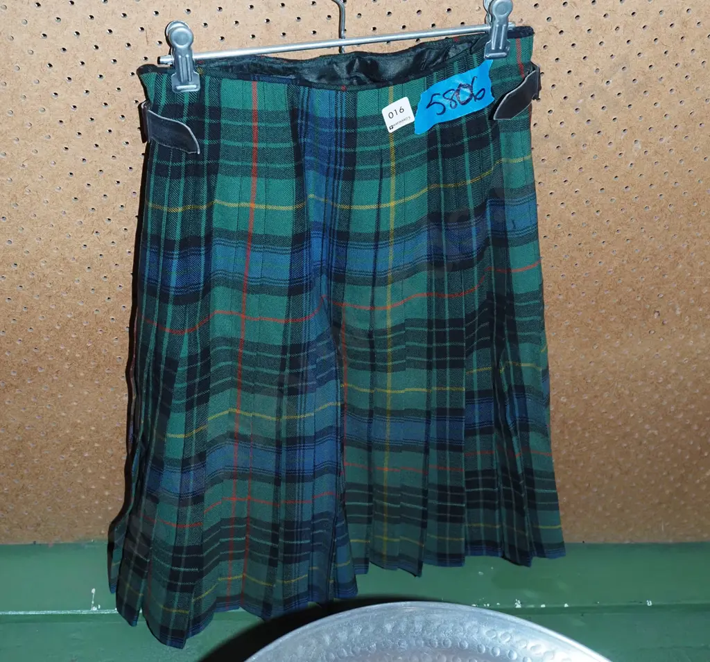 green kilt Image 1++