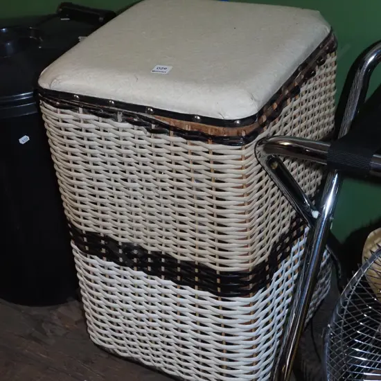 woven plastic and vinyl top laundry hamper