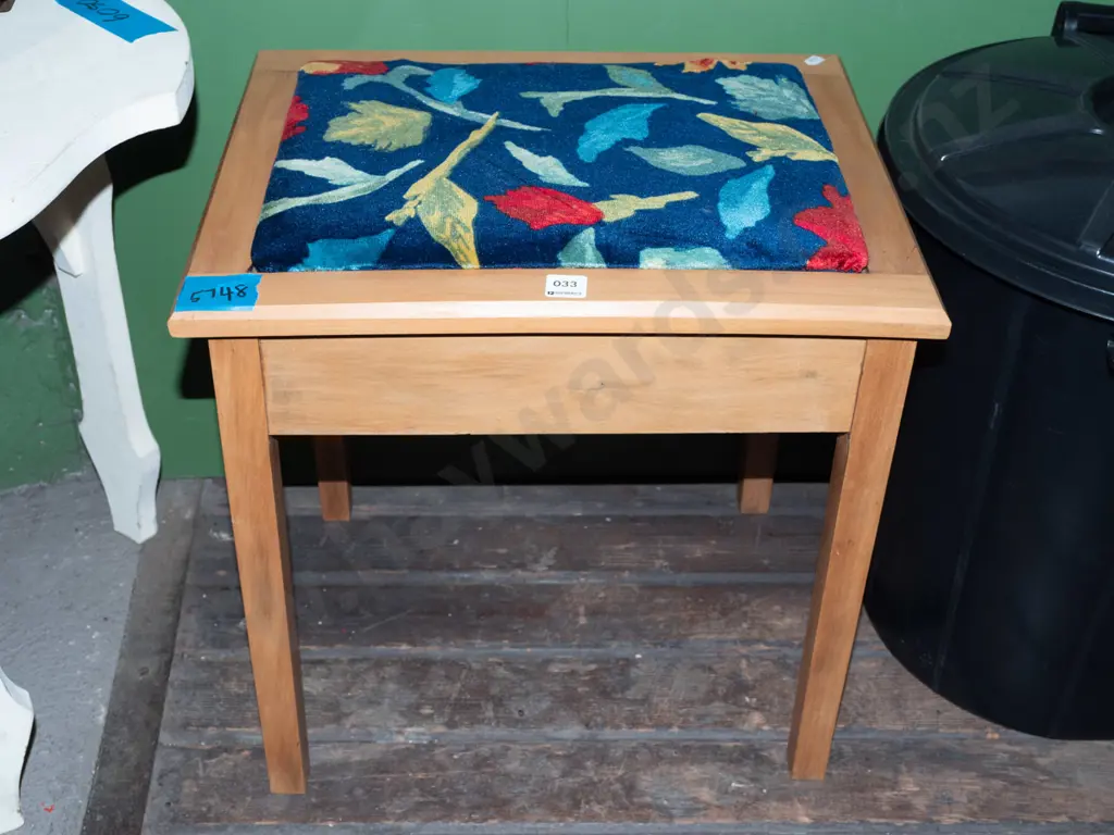 floral lift top piano stool H490 W475 Image 1++