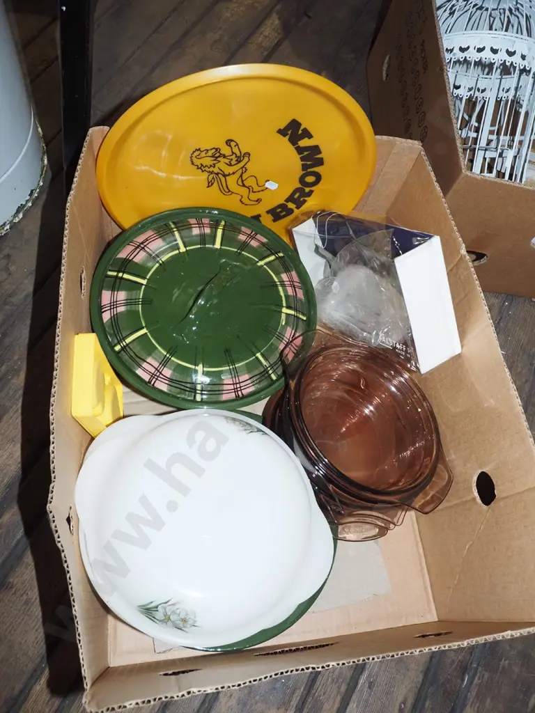 box; pyrex baking ware, lidded casserole, Lion Brown tray etc Image 1++