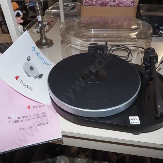 Pro-Ject turntable