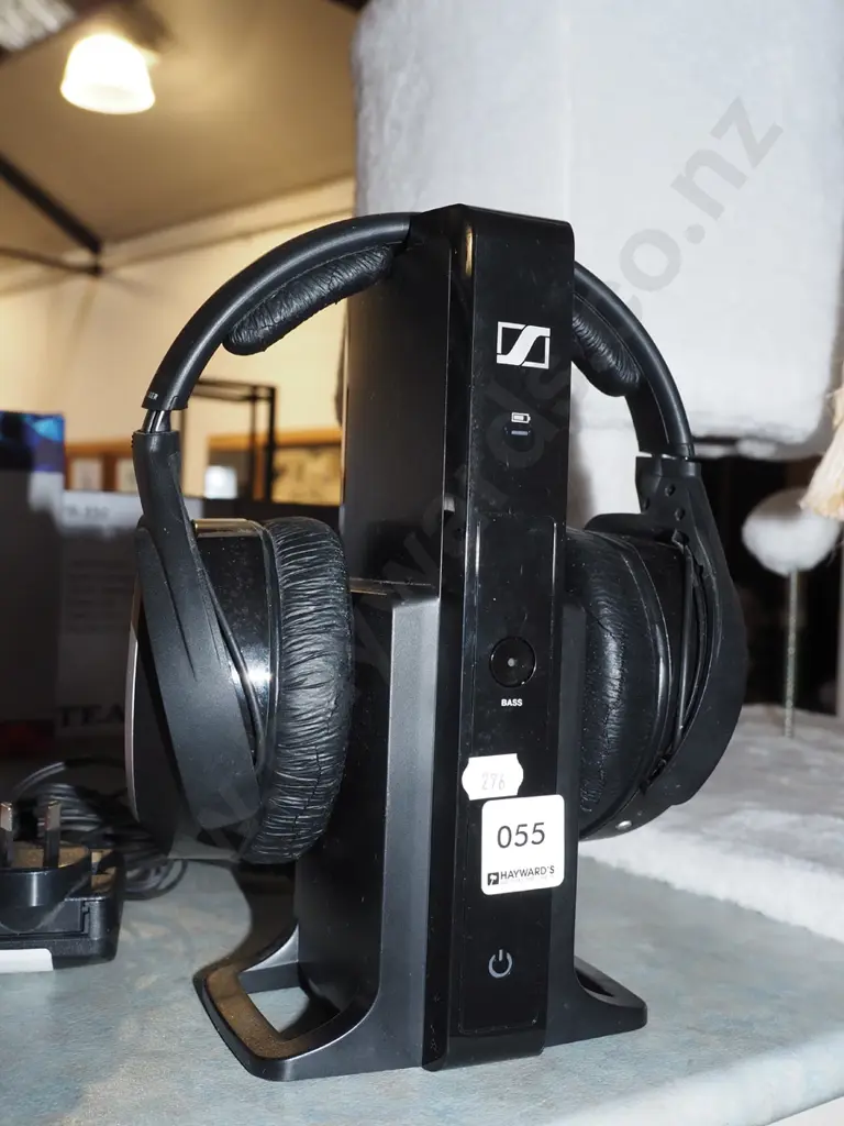 pair of Sennheiser wireless headphones Image 1++