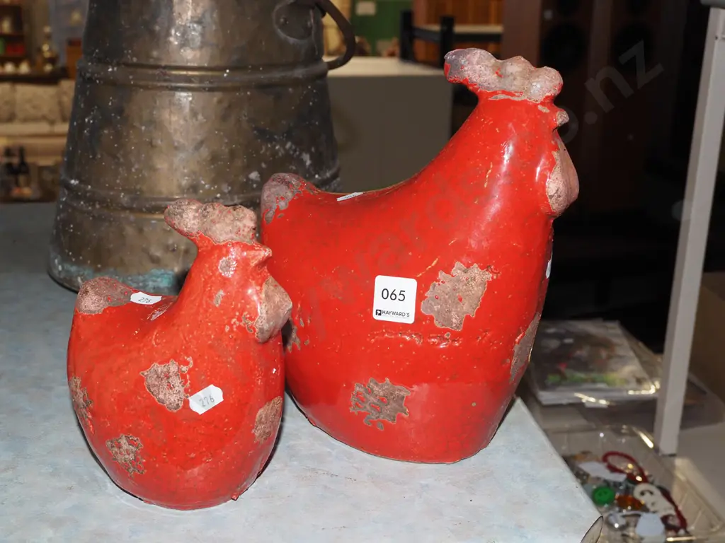 2x ceramic chicken figurines H250 Image 1++