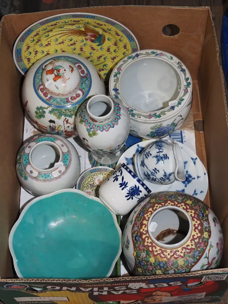 box; Chinese plates, vases, ginger jars etc Image 1++