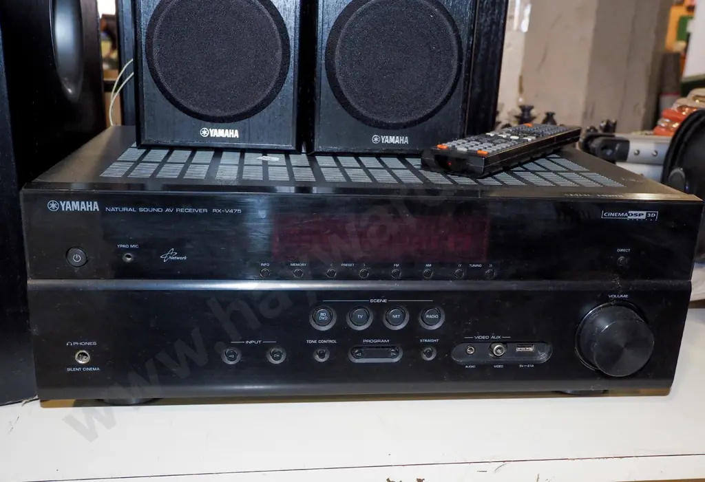 Yamaha RX/V476 Av receiver with 2x freestanding speakers, centre speaker, bookcase speakers Image 1++
