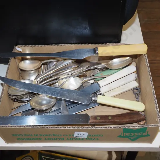 box of cutlery
