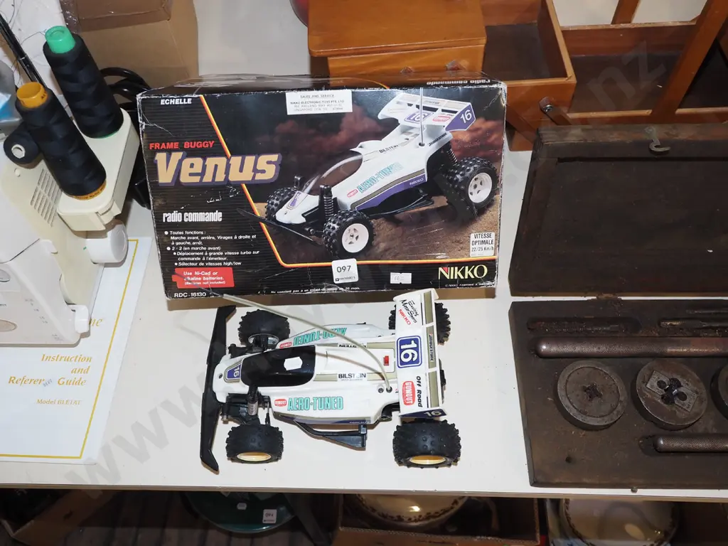 box; remote controls, remote control racing car  Image 1++